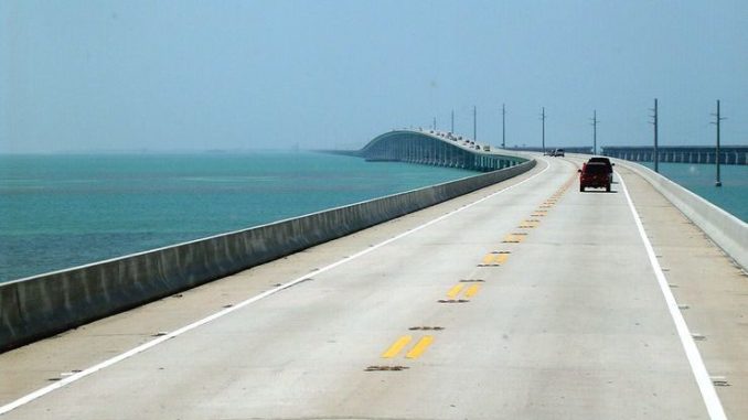 cropped-Kinshasa-Brazzaville-le-projet-pont-route-rail-toujours-loin-de-convaincre-les-Congolais-de-la-RDC.jpg
