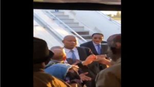 Cropped RDC Bruno Tshibala Premier Ministre L%E2%80%99a%C3%A9roport Paris Charles De Gaulle 300x169