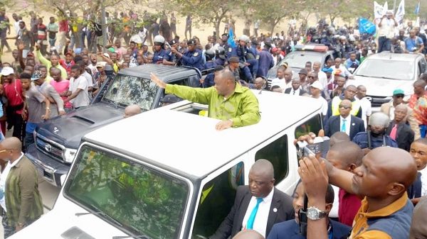 Cropped Retour De Bemba G%C3%A9n%C3%A9ral Sylvano 