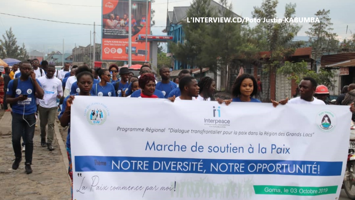 Grands Lacs: les jeunes de la RDC et ceux du Rwanda ont manifesté à Goma pour la paix dans la sous-région 1 Grands Lacs: les jeunes de la RDC et ceux du Rwanda ont manifesté à Goma pour la paix dans la sous-région