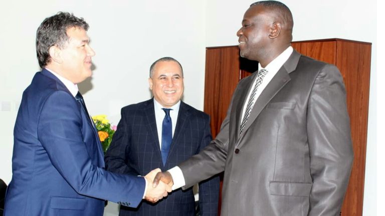 Augustin Kibasa et la délégation tunisienne