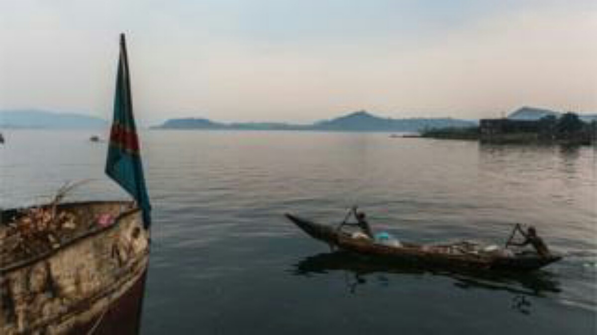 Nord-Kivu : un pêcheur clandestin abattu sur les eaux du lac Édouard