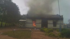 Mairie en feu à Beni