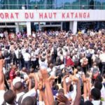 katanga manifestations des élèves devant le gouvernorat
