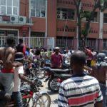 les taximans «WEWA» à l' hotel de ville