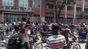 les taximans «WEWA» à l' hotel de ville