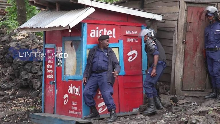 Goma La population accuse la police de tirée à balles réelles