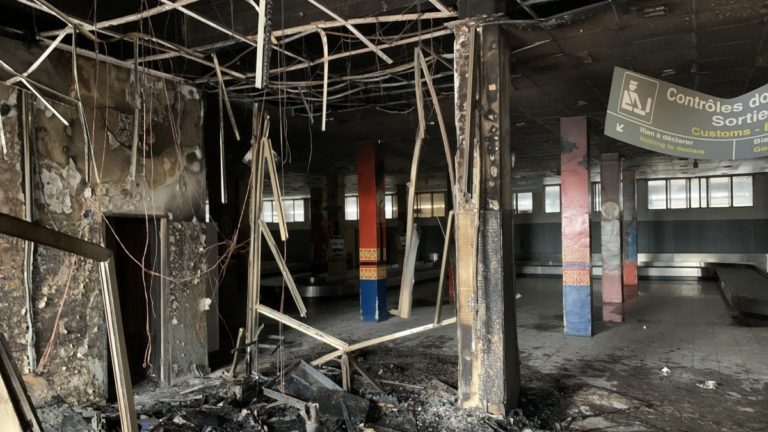 Feu incendie aéroport de ndjili