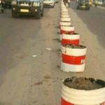 Kinshasa Gode Mpoyi offre un don des tonneaux