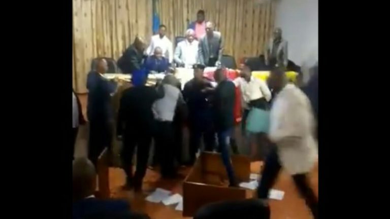 Kongo-Central Bagarre Assemblée provinciale Matumona