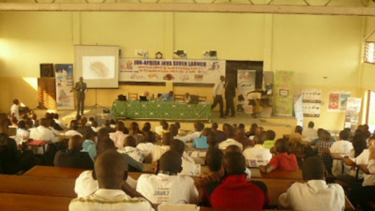 le ministre de l'ESU fixe à 164 700 FC