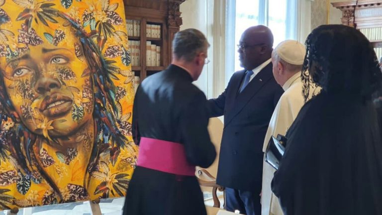 Félix Tshisekedi a offert au Pape François un tableau