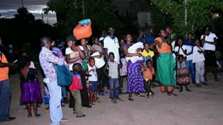 Plusieurs familles des réfugiés venus de l'Angola passent nuit à la belle Mbuji mayi