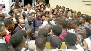 les étudiants de l'IFASIC en colère