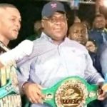 Ilunga Makabu conserve sa ceinture de champion du monde WBC