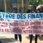les agents de la DGI non payés en sit-in