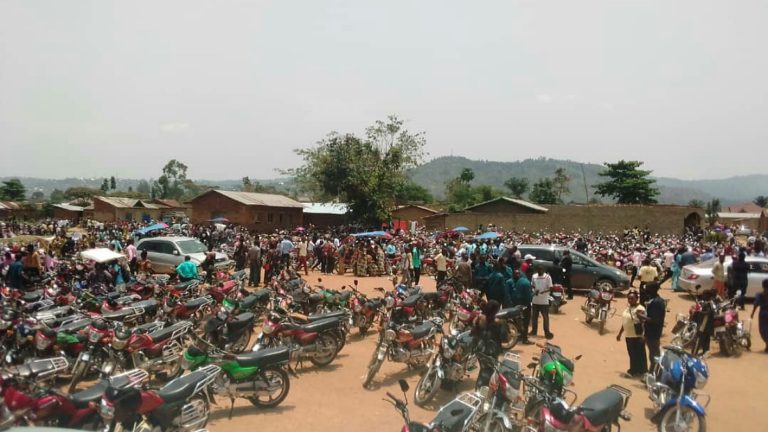 Beni les taximen motos rendent hommage à leurs collègues décédés
