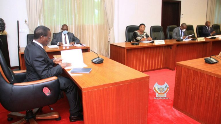 Ilunga Ilunkamba intensifie les réunions afin de stabiliser la situation économique