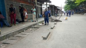Kinshasa : la police disperse des commerçants au marché