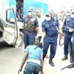 Général Kasongo une descende sur le terrain pour faire respecter aux chauffeurs les mesures prises contre le COVID-19.