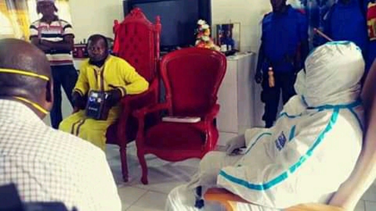 Kinshasa : Après les échauffourées à Ma Campagne, Olengha Nkoy s'est entretenu avec Ne Muanda Nsemi Kinshasa : Après les échauffourées à Ma Campagne, Olengha Nkoy s’est entretenu avec Ne Muanda Nsemi