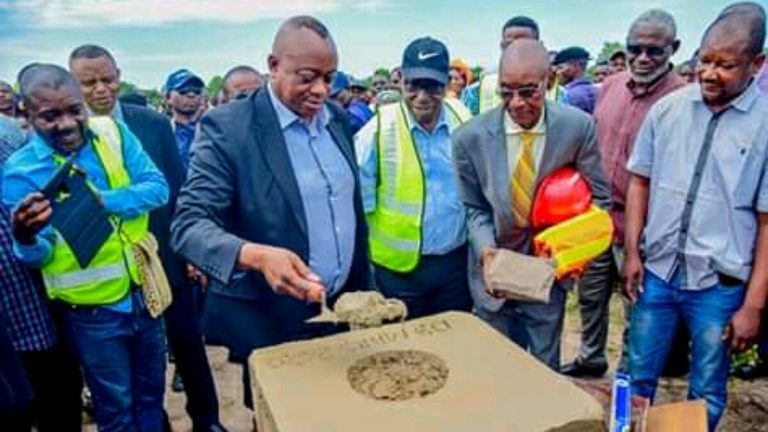 Kasaï Oriental les travaux de construction des maisons préfabriquées