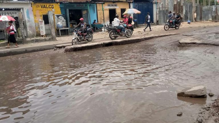 Kinshasa Avenue bongolo