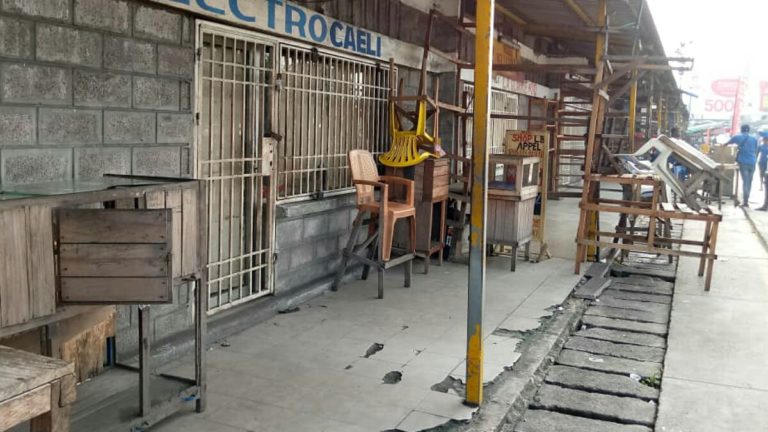 Kinshasa plusieurs magasins sont fermés