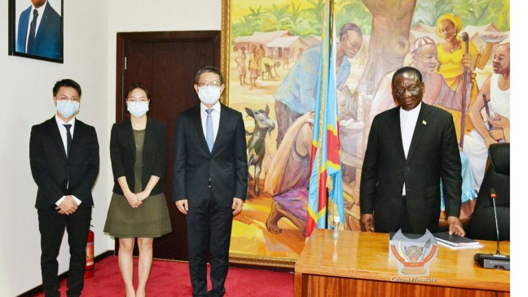 délégation de la société HUAWEI et sylvestre ilunga