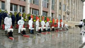 covid 19 la désinfection du palais du peuple