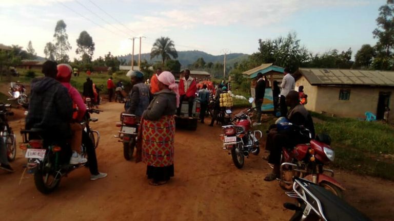 Plusieurs passagers bloqués à la barrière entre Beni et Butembo