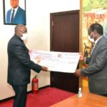 Afriland First Bank verse une contribution numéraire