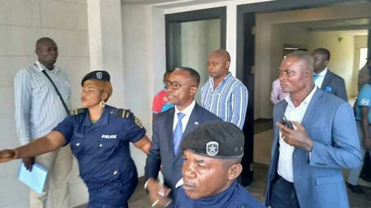 le gouverneur Atou Matubuana annonce la décision du port de masque