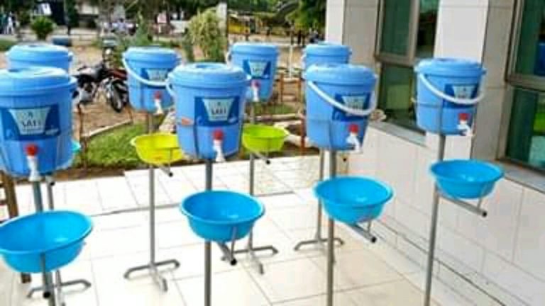 la maison SAFI offre des lave-mains au gouvernement provincial