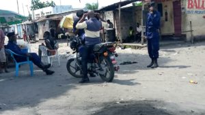 Port de masques : quelques personnes brutalisées par les policiers à Ndjili