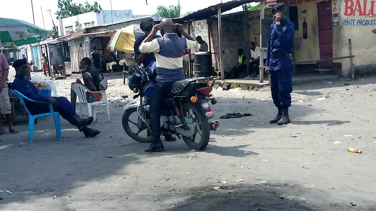 Port de masques : quelques personnes brutalisées par les policiers à Ndjili