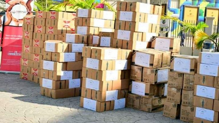 100 000 masques offerts à l'hôtel de ville