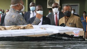 Le gouvernement remet à l'INRB des kits de dépistage rapide