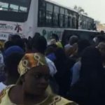 centaines de Congolais en sit-in devant l’ambassade de la RDC au Burundi