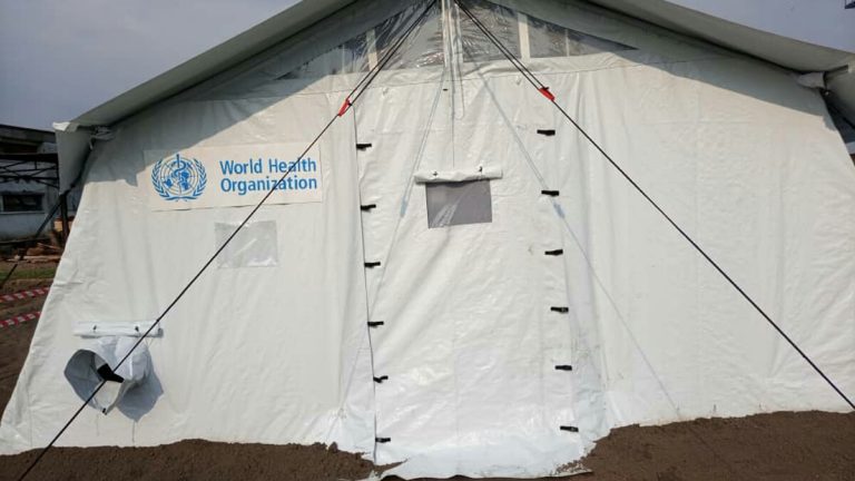 l'OMS installe deux tentes à la prison central de makala