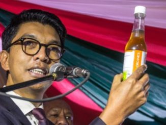 Le président Rajoelina a invité les écoliers à boire le Covid-Organics