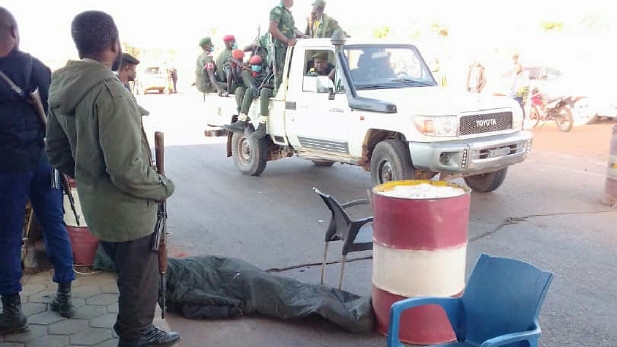 une attaque des hommes armés au poste de péage de Luambo