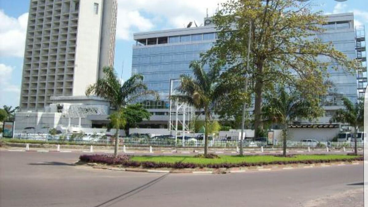 RDC : Le ministre du Portefeuille notifie au gouvernement que la cession d'une partie du Grand Hôtel est "justifiée et s'est passée en toute légalité" 1 RDC : Le ministre du Portefeuille notifie au gouvernement que la cession d’une partie du Grand Hôtel est “justifiée et s’est passée en toute légalité”