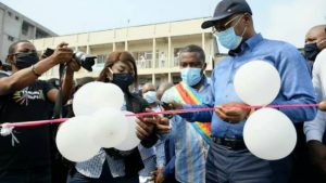 Gentiny Ngobila inaugure le marché provisoire d'Itaga