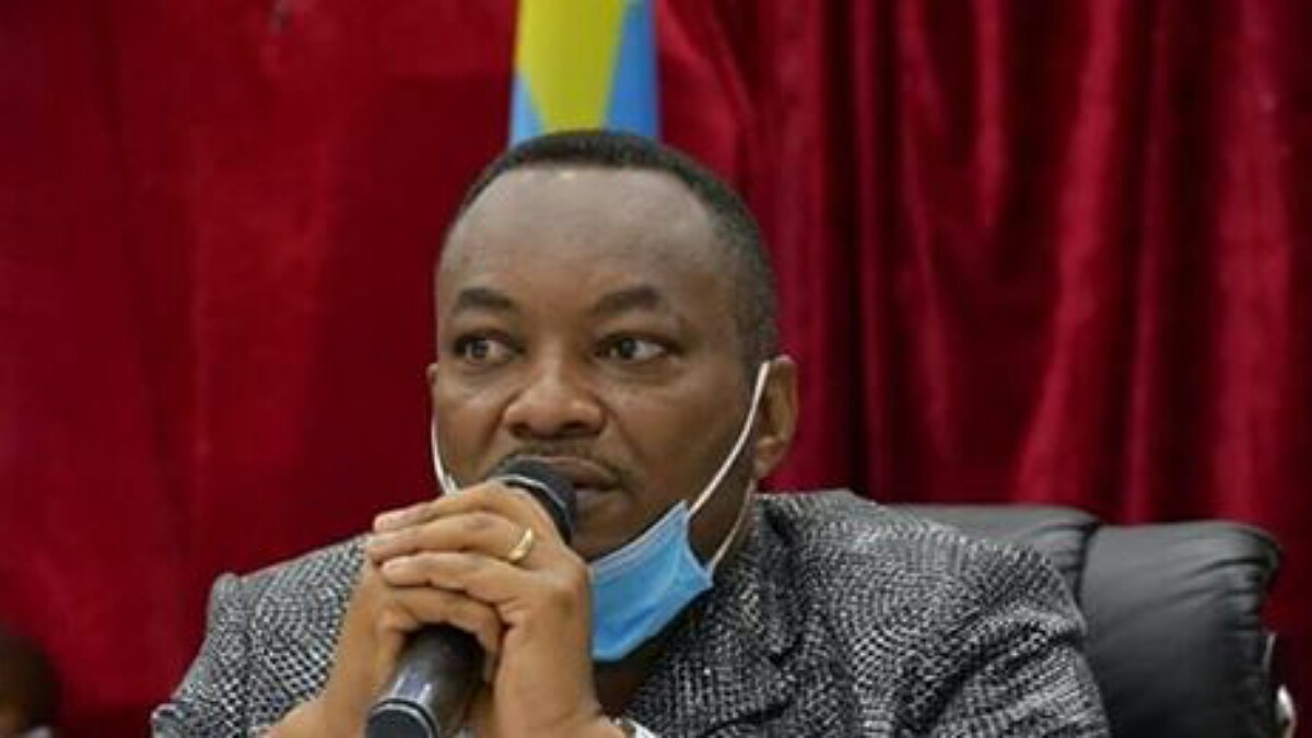 RDC : Le ministre de la santé interdit la vente et l’usage des badges anti Covid-19 (Communiqué)