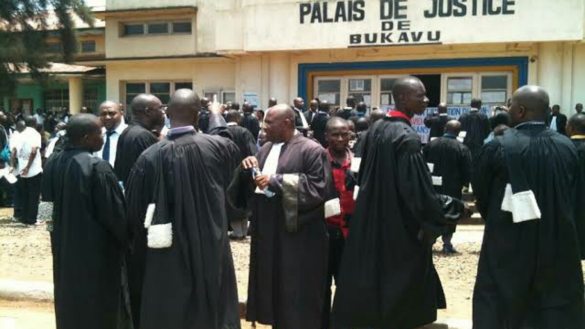 Réformes judiciaires : A Bukavu, plus de 50 magistrats du SYNAMAC signent le mémorandum adressé à l’Assemblée Nationale contre les propositions de lois Minaku – Sakata