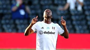 Fulham et Neeskens Kebano