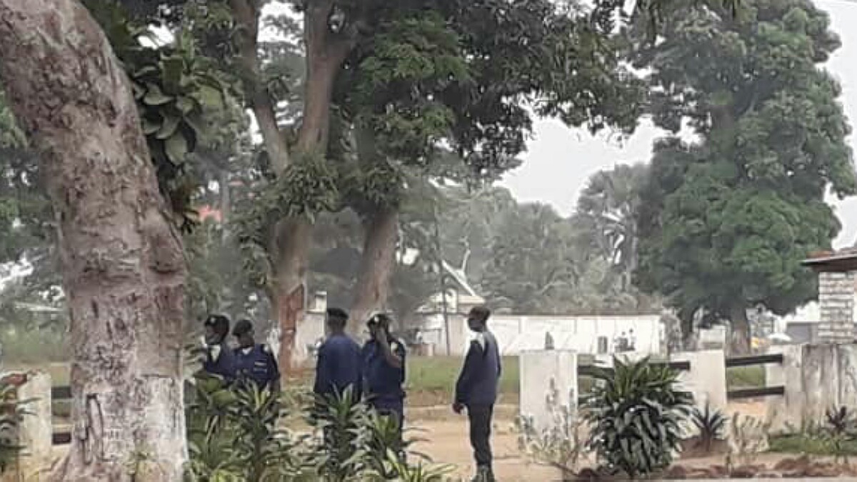 Kasaï Central : la police  empêche l’accès au gouverneur déchu Martin Kabuya aux bureaux administratifs