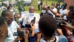 les agents de riposte en grèvent