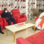 Joseph Olengha Nkoy a échangé avec Fridolin Ambongo